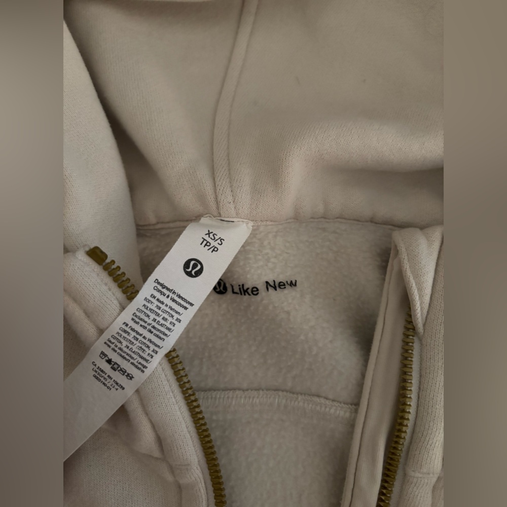 Lululemon scuba quarter zip 🤍 - Picture 2 of 3